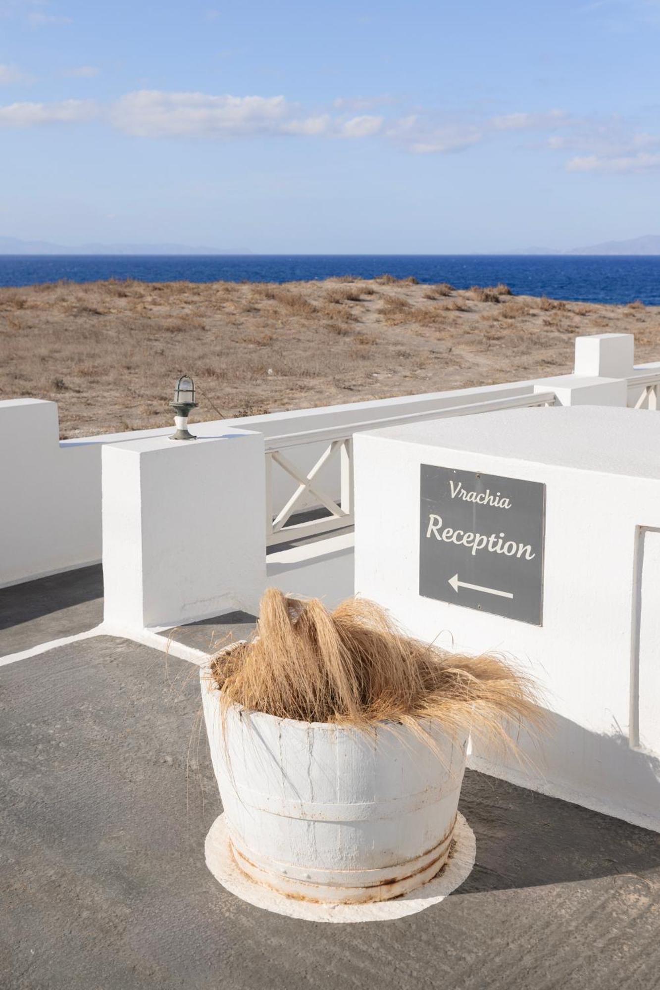 Vrachia Studios & Apartments Oia  Bagian luar foto