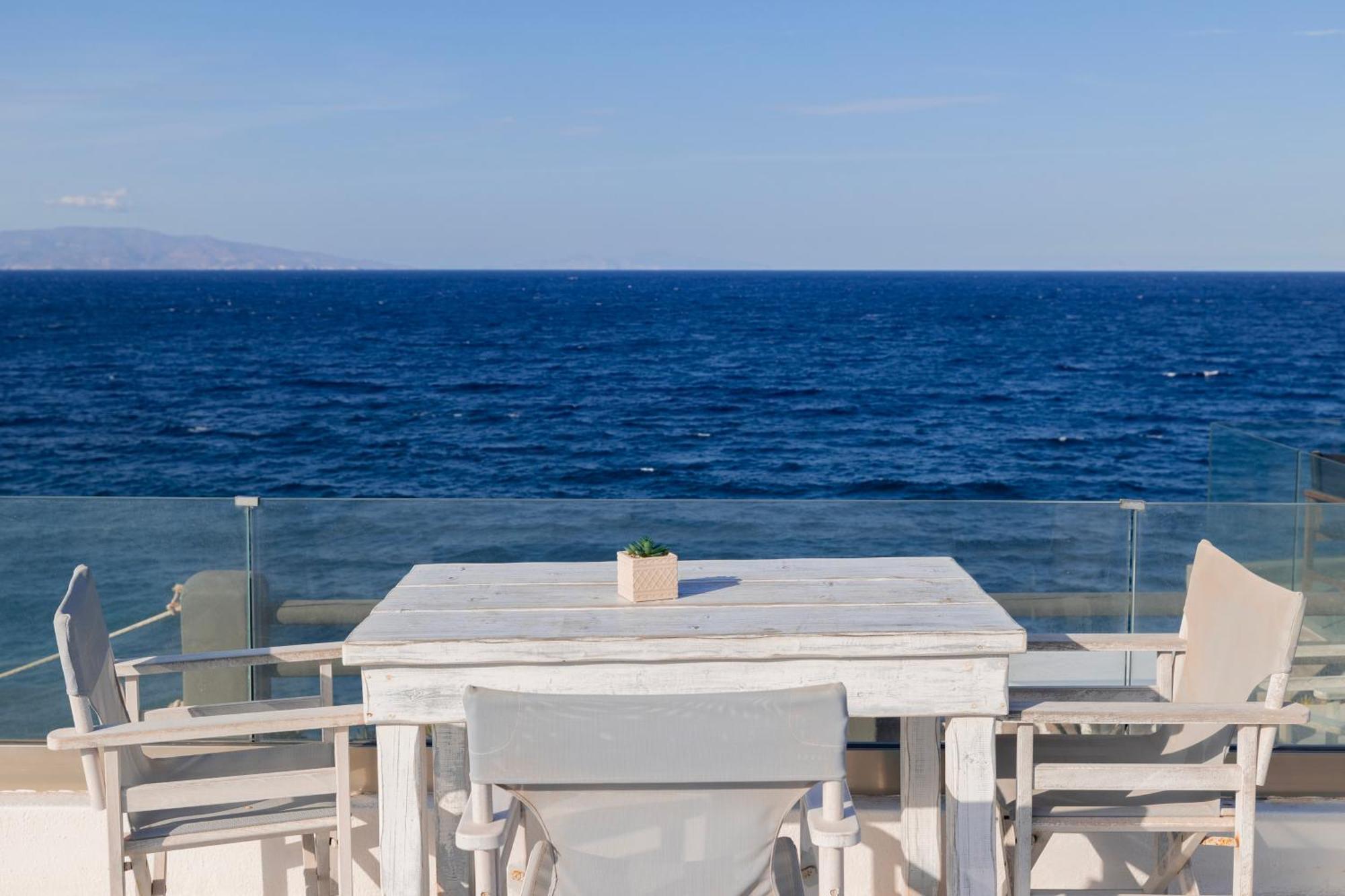Vrachia Studios & Apartments Oia  Bagian luar foto