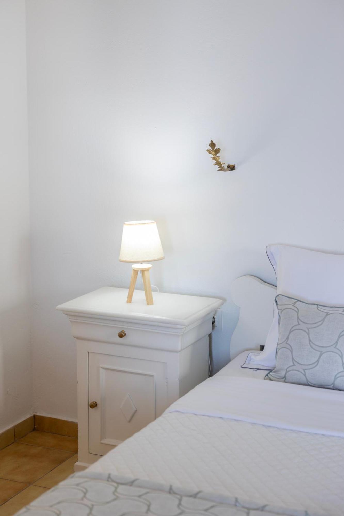Vrachia Studios & Apartments Oia  Bagian luar foto