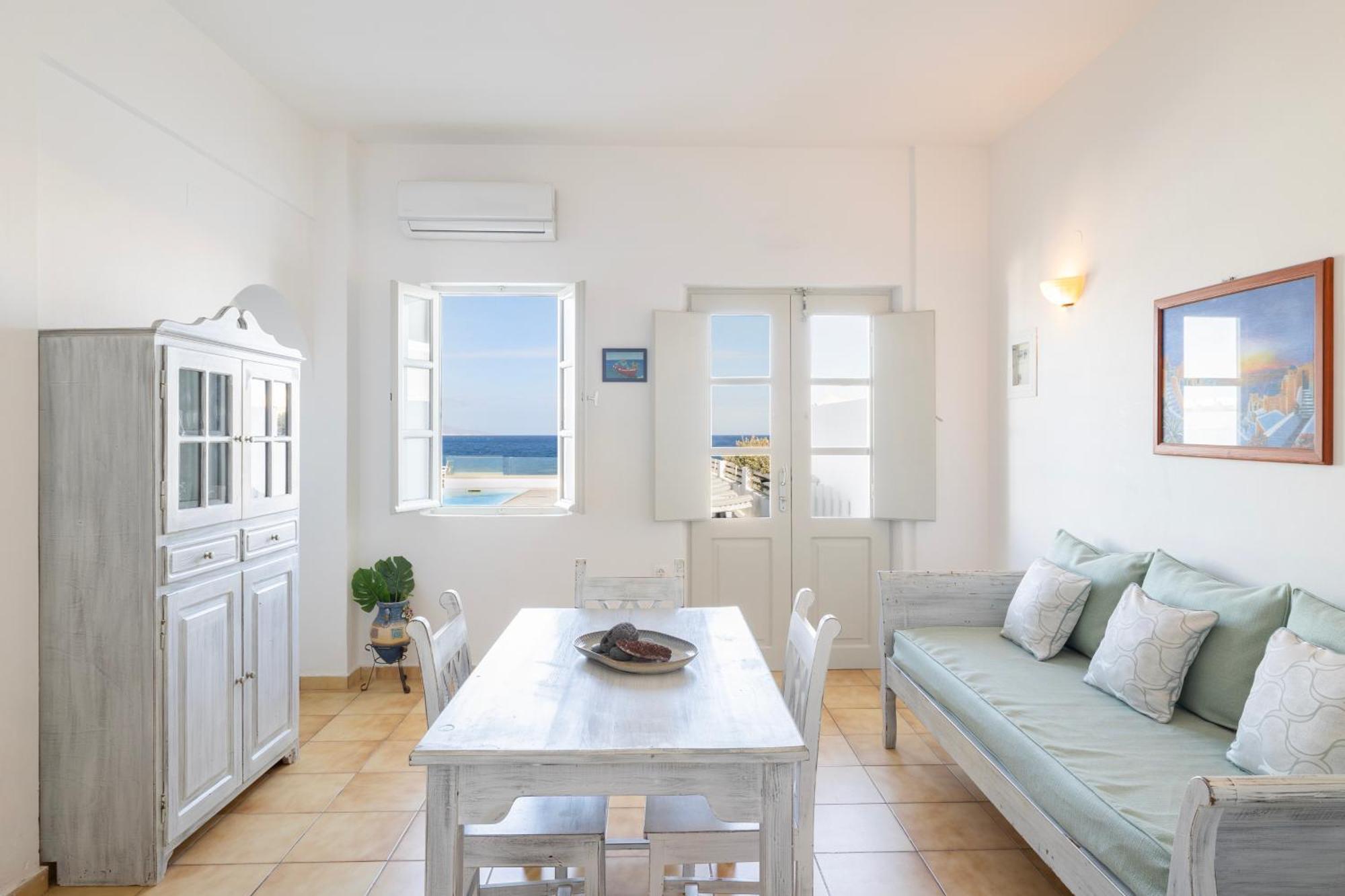 Vrachia Studios & Apartments Oia  Bagian luar foto