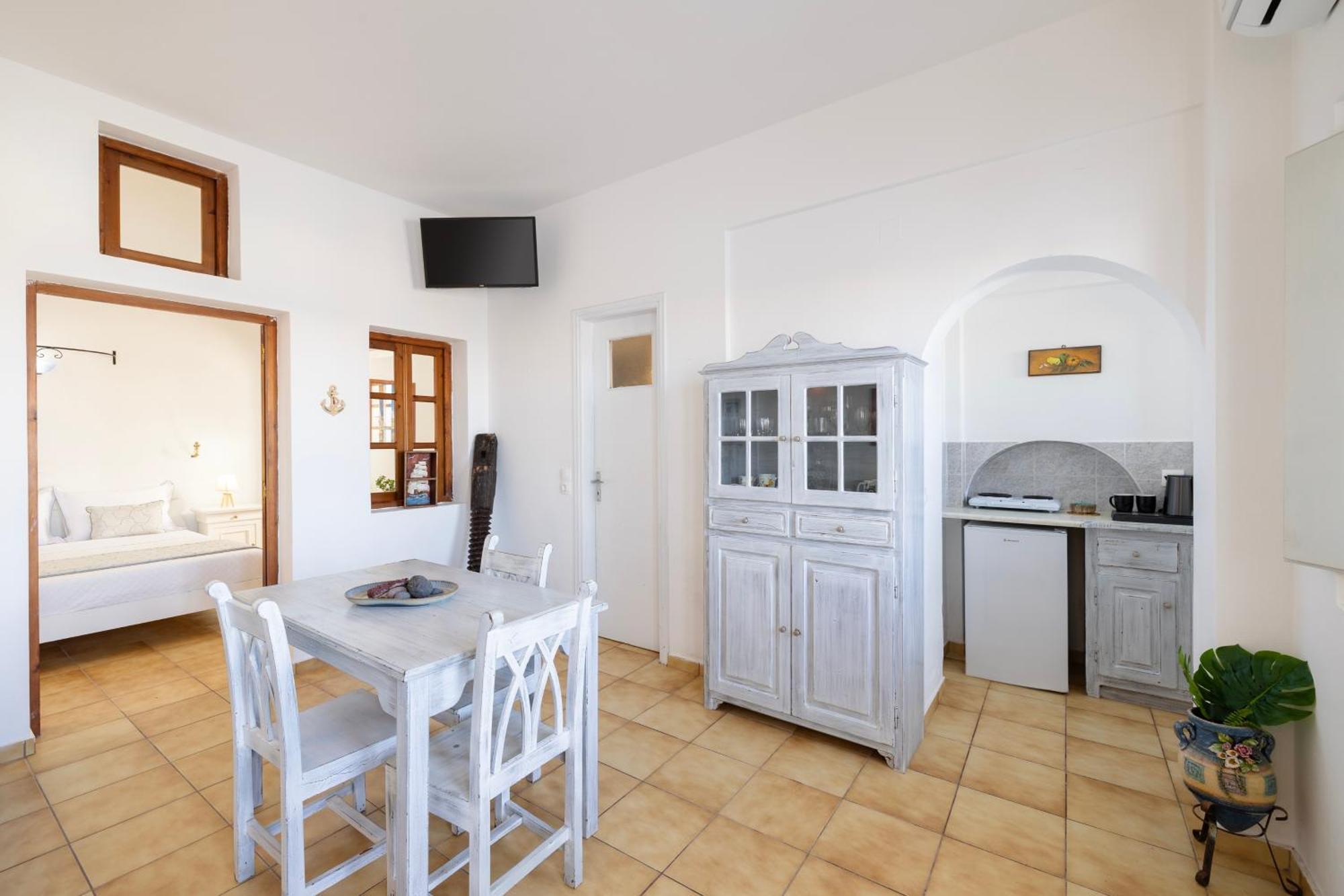 Vrachia Studios & Apartments Oia  Bagian luar foto