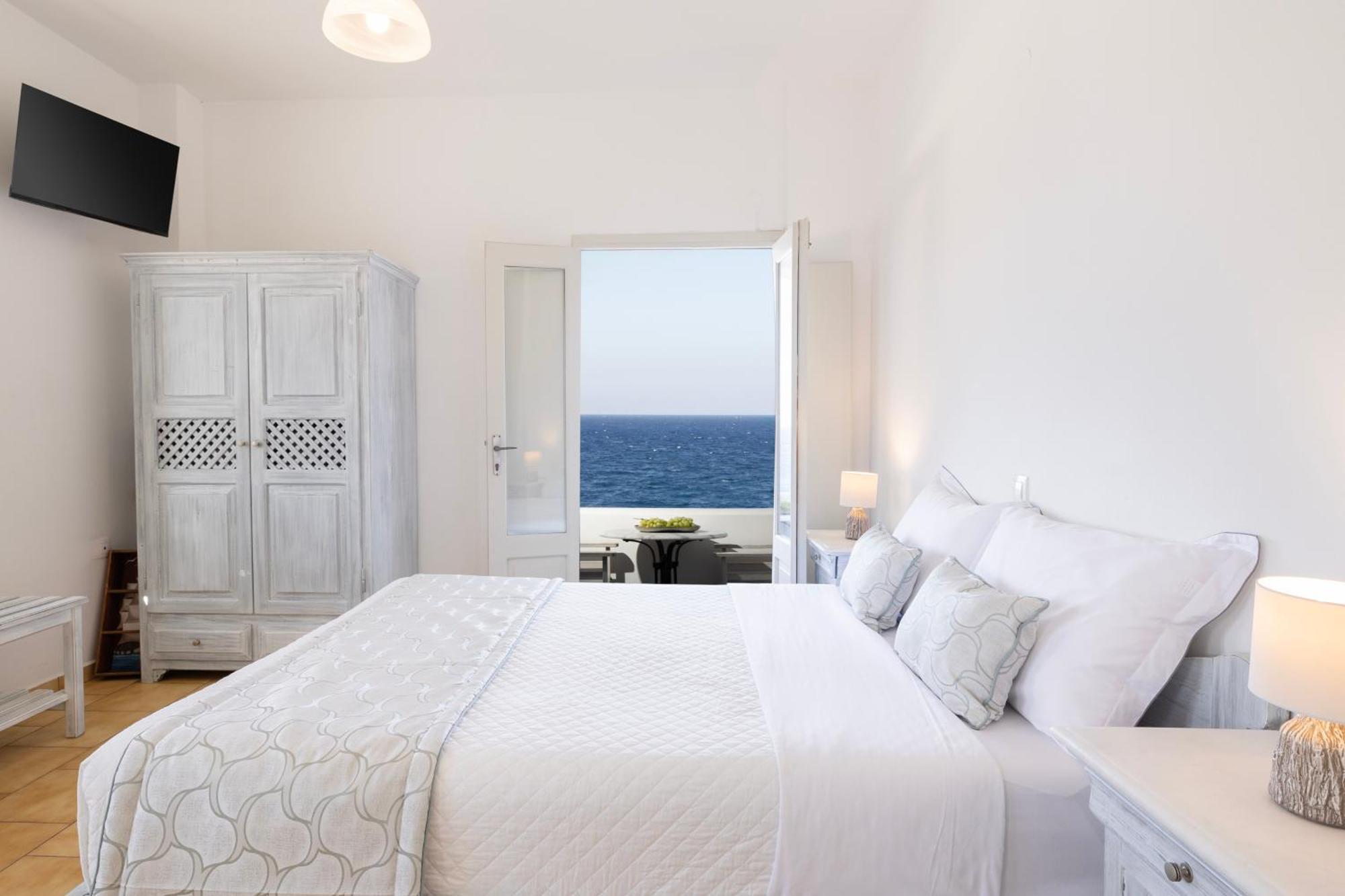 Vrachia Studios & Apartments Oia  Bagian luar foto