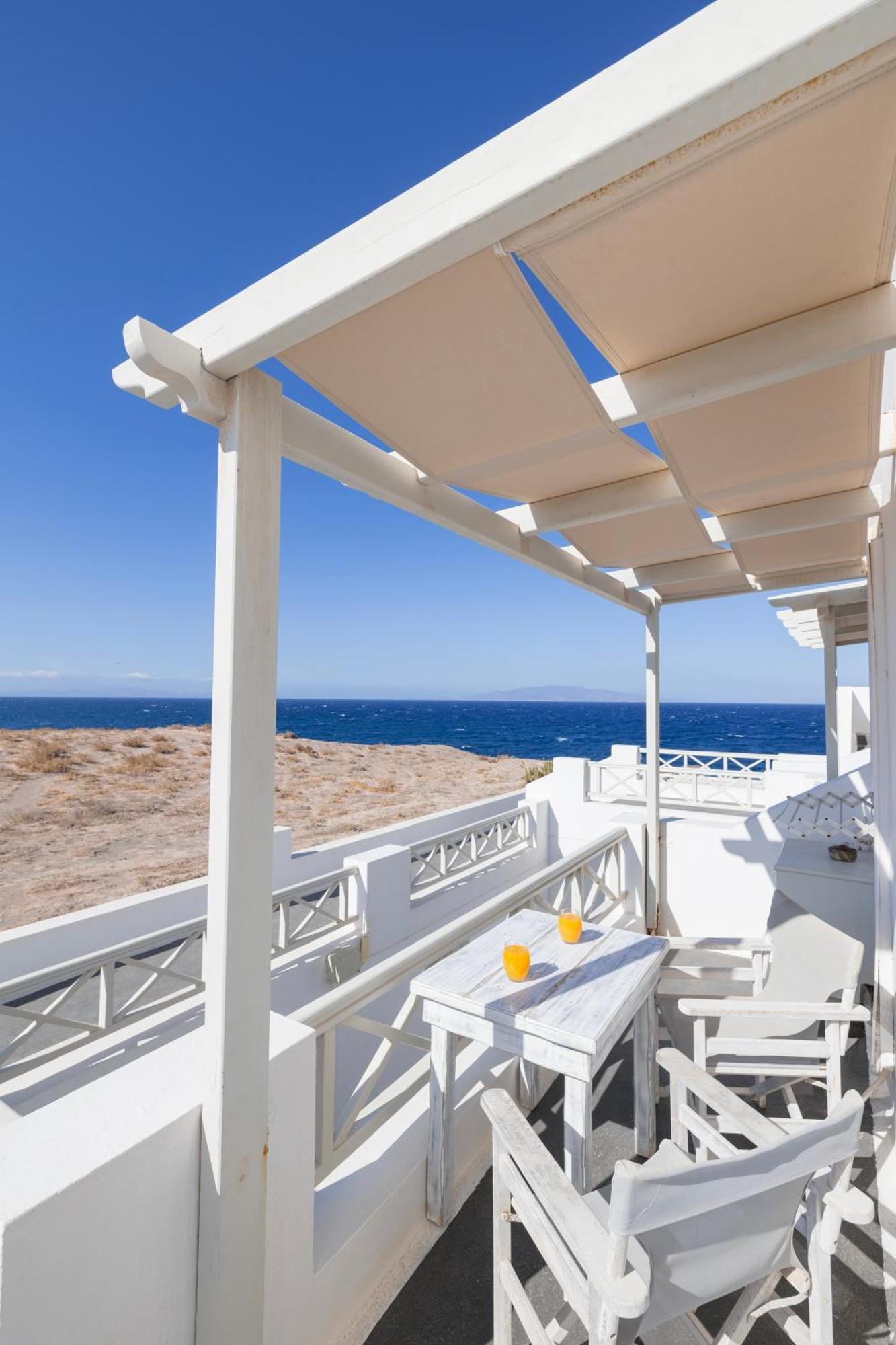 Vrachia Studios & Apartments Oia  Bagian luar foto