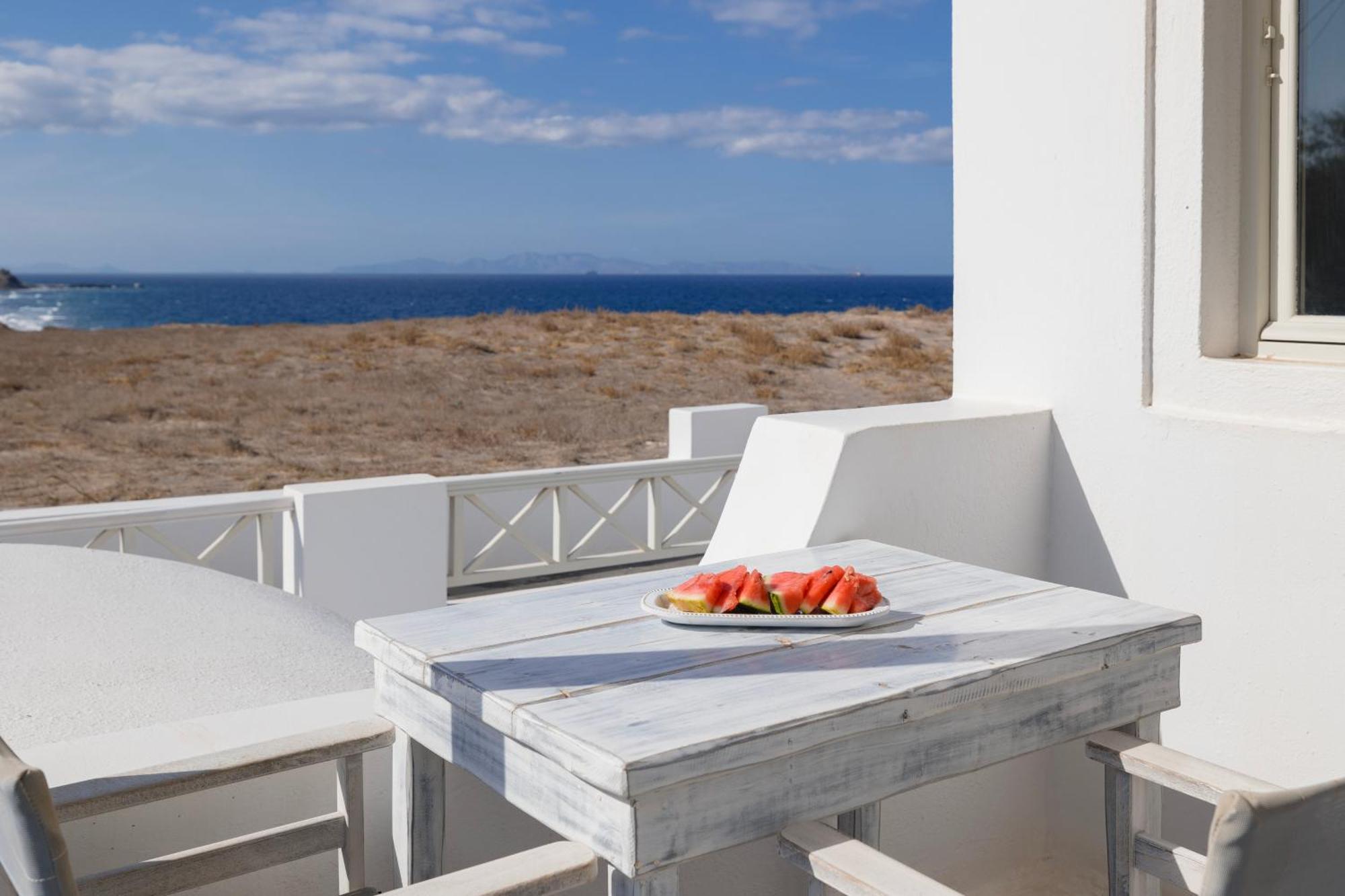 Vrachia Studios & Apartments Oia  Bagian luar foto