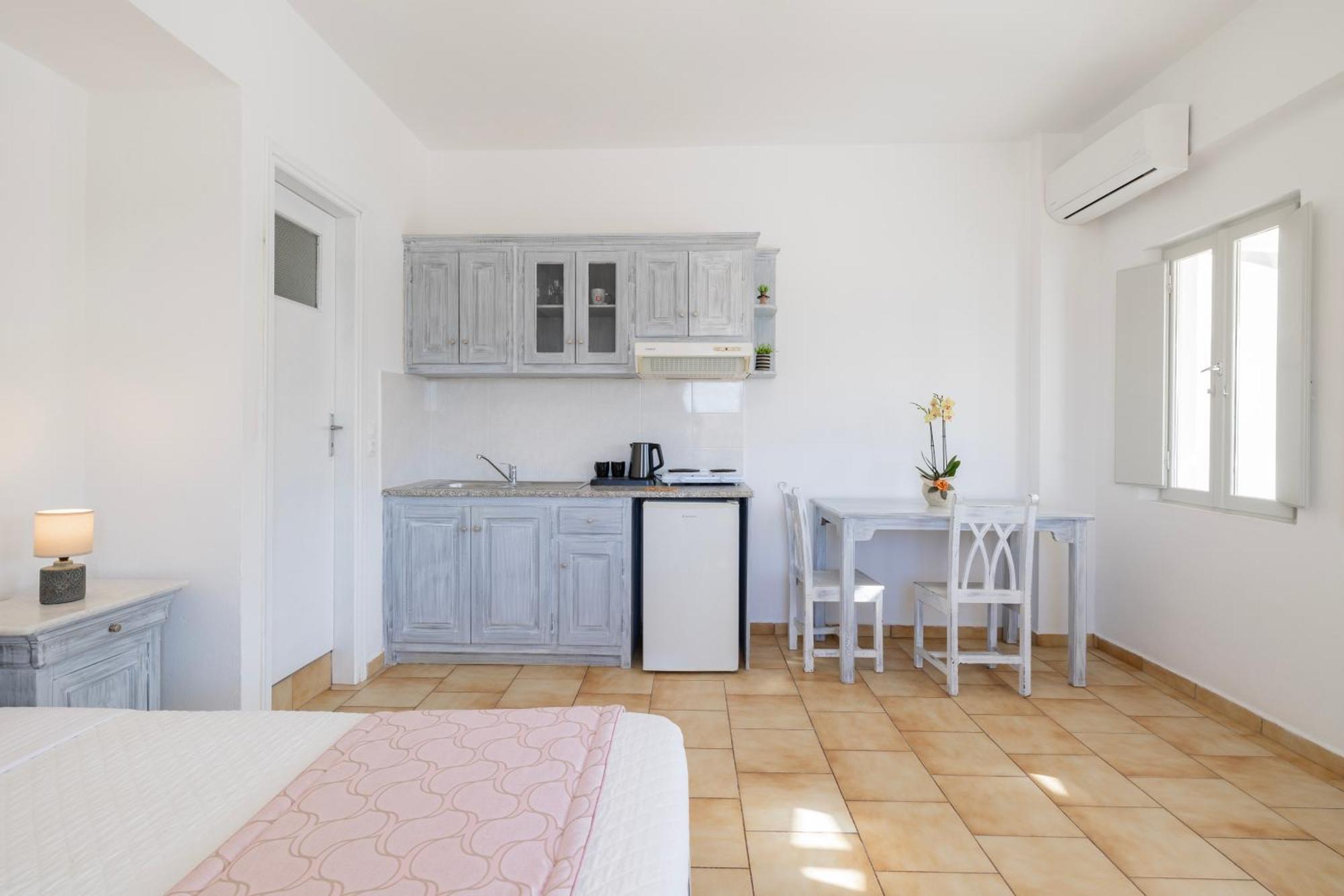 Vrachia Studios & Apartments Oia  Bagian luar foto