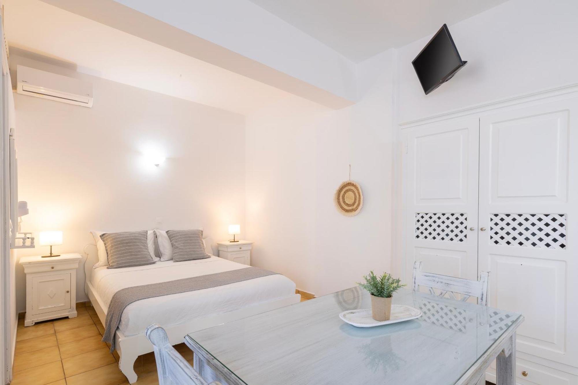 Vrachia Studios & Apartments Oia  Bagian luar foto