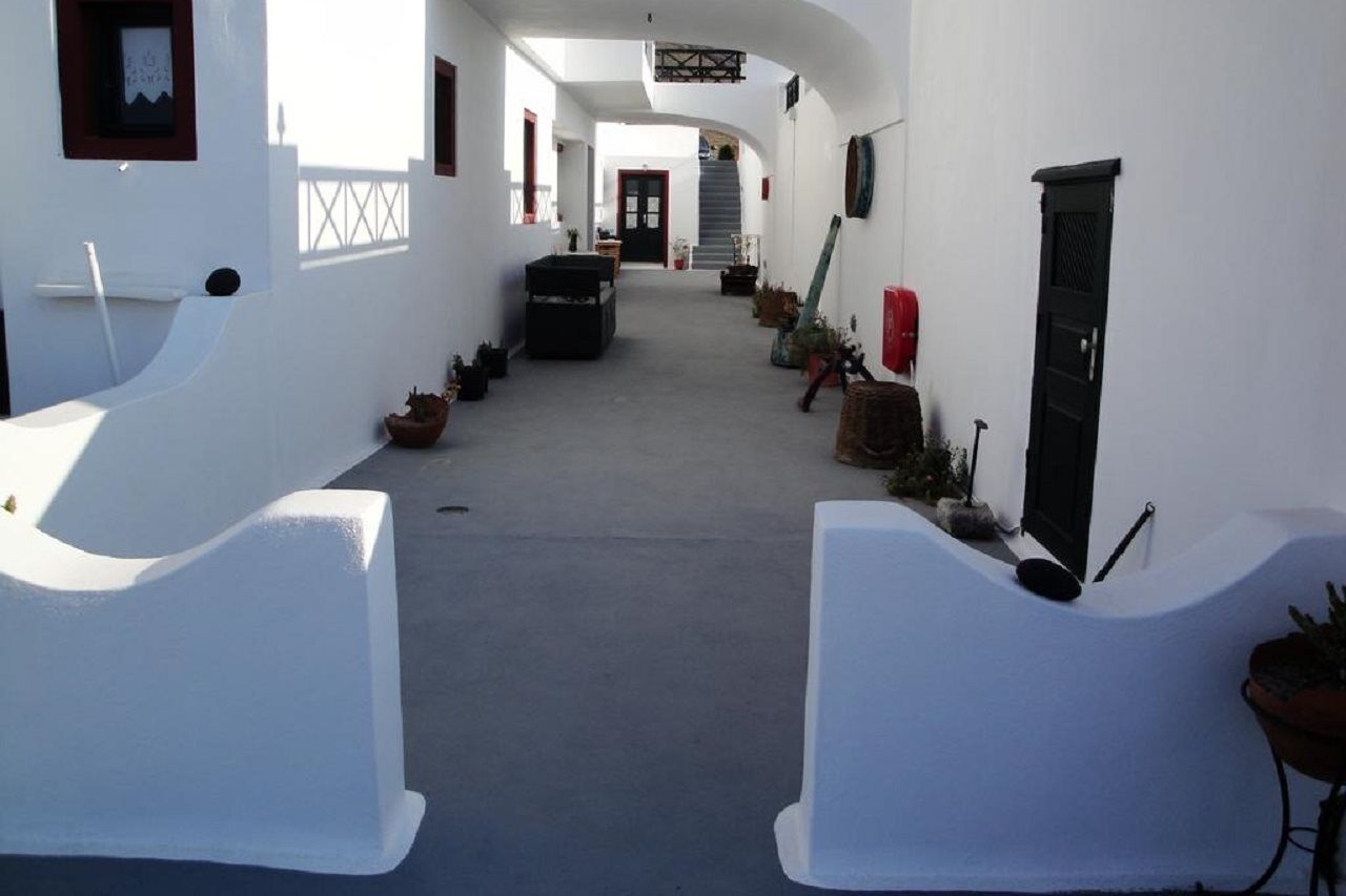 Vrachia Studios & Apartments Oia  Bagian luar foto