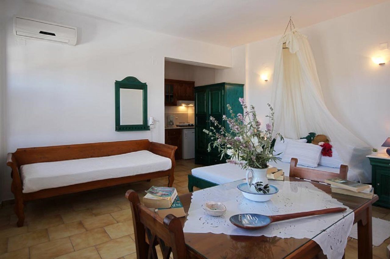 Vrachia Studios & Apartments Oia  Bagian luar foto