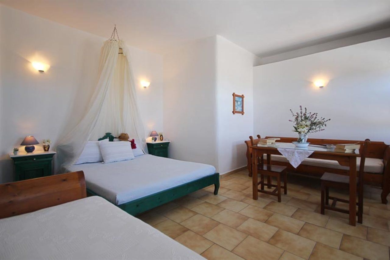Vrachia Studios & Apartments Oia  Bagian luar foto
