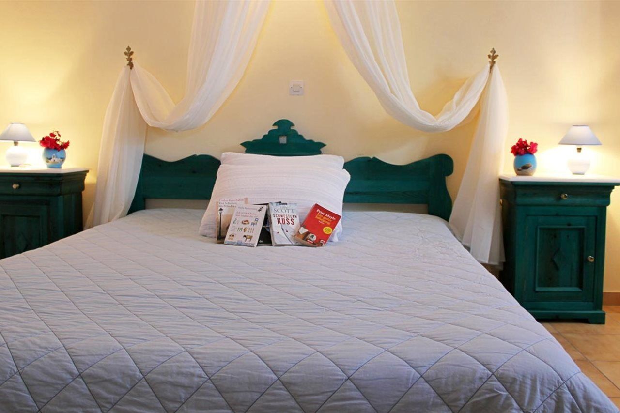 Vrachia Studios & Apartments Oia  Bagian luar foto